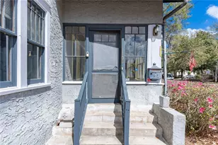 1106 NE 4 St, Gainesville, FL 32601 - Photo 2