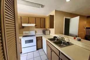 6288 SW 8th Pl, Gainesville, FL 32607 - Photo 2