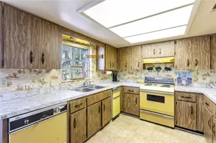 16529 Orange Ave, Umatilla, FL 32784 - Photo 6