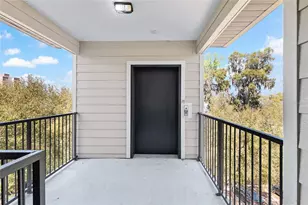 1142 SW 9th Rd, Gainesville, FL 32601 - Photo 4