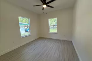 1311 NE 3rd Ave, Gainesville, FL 32641 - Photo 8