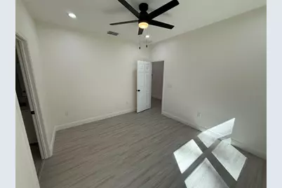 1311 NE 3rd Avenue, Gainesville, FL 32641 - Photo 6