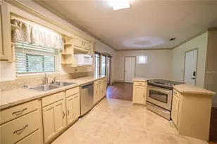 1009 NW 39th Dr, Gainesville, FL 32605 - Photo 6