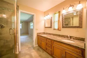 1009 NW 39th Dr, Gainesville, FL 32605 - Photo 10