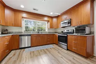 812 NW 36th Ter, Gainesville, FL 32605 - Photo 4