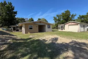 2221 S Waterman Dr, Crystal River, FL 34429 - Photo 4