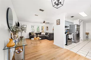 1909 SW 48th Ave, Gainesville, FL 32608 - Photo 8