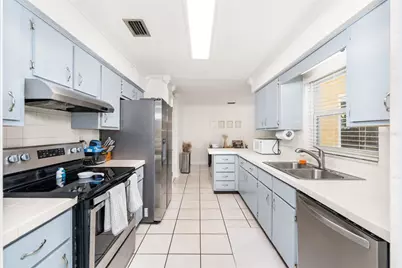 1909 SW 48th Avenue, Gainesville, FL 32608 - Photo 10