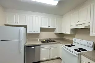 501 SW 75th St, Gainesville, FL 32607 - Photo 6