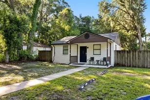 825 NW 19th Ave, Gainesville, FL 32609 - Photo 2