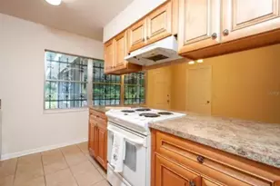 2907 NE 19th St, Gainesville, FL 32609 - Photo 4