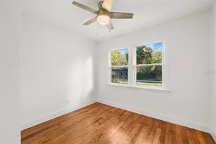 1010 NE 7th Pl, Gainesville, FL 32601 - Photo 10