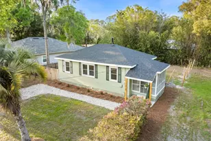 1010 NE 7th Pl, Gainesville, FL 32601 - Photo 14