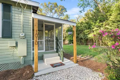 1010 NE 7th Place, Gainesville, FL 32601 - Photo 2