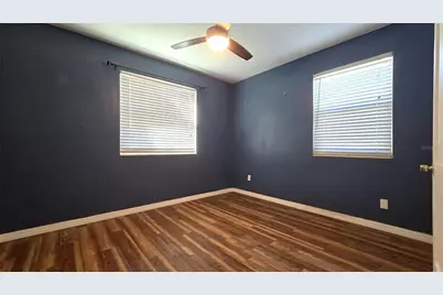 1131 NE 10th Avenue, Gainesville, FL 32601 - Photo 8