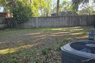 1131 NE 10th Ave, Gainesville, FL 32601 - Photo 6