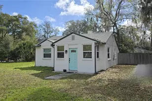 1131 NE 10th Ave, Gainesville, FL 32601 - Photo 2