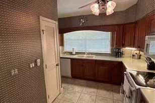 11001 SE Sunset Harbor Rd, Summerfield, FL 34491 - Photo 4