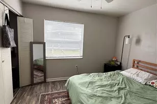 615 SW 11th Ln, Gainesville, FL 32601 - Photo 2