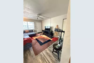 615 SW 11th Lane, Gainesville, FL 32601 - Photo 4