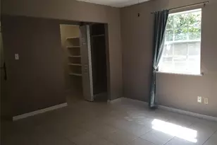 102 NW 24th St, Gainesville, FL 32607 - Photo 8