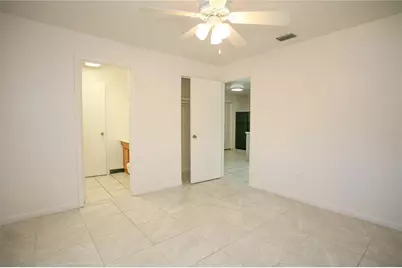 1421 NW 6th Place, Gainesville, FL 32603 - Photo 4