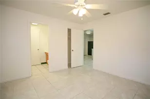 1421 NW 6th Pl, Gainesville, FL 32603 - Photo 4