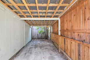 630 NE 6th Ave, Gainesville, FL 32601 - Photo 30