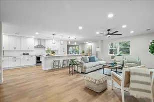 801 NW 37th Dr, Gainesville, FL 32605 - Photo 2