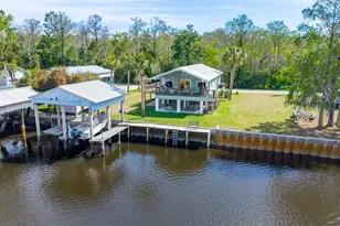 364 NE 256th Ave, Suwannee, FL 32692 - Photo 1