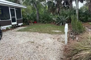 651 Madison Ct, Sarasota, FL 34236 - Photo 10