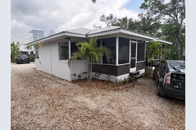 651 Madison Court, Sarasota, FL 34236 - Photo 2