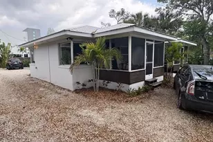 651 Madison Ct, Sarasota, FL 34236 - Photo 2