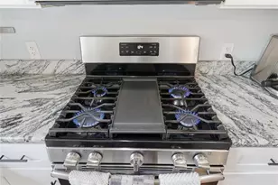 403 NE 9th St, Gainesville, FL 32601 - Photo 14