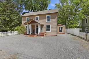 403 NE 9th St, Gainesville, FL 32601 - Photo 2