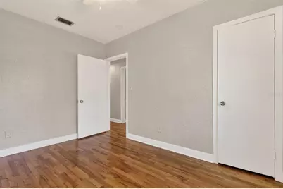 914 NE 11th Avenue, Gainesville, FL 32601 - Photo 14