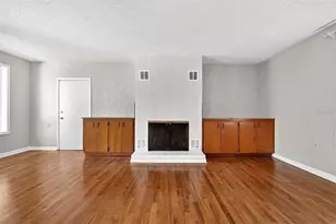 914 NE 11th Ave, Gainesville, FL 32601 - Photo 4