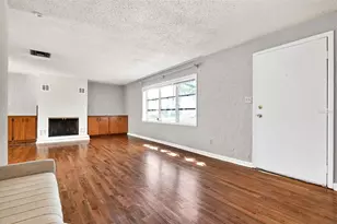 914 NE 11th Ave, Gainesville, FL 32601 - Photo 2