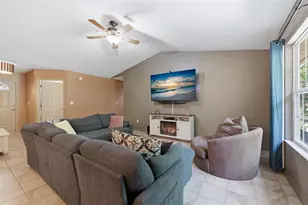 347 Ashley St, Hawthorne, FL 32640 - Photo 8