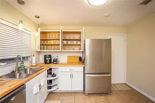 734 NW 38th St, Gainesville, FL 32607 - Photo 10