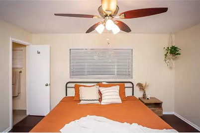 734 NW 38th Street, Gainesville, FL 32607 - Photo 14