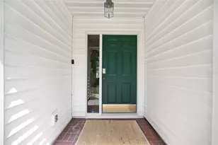 1047 NW 41st Dr, Gainesville, FL 32605 - Photo 4