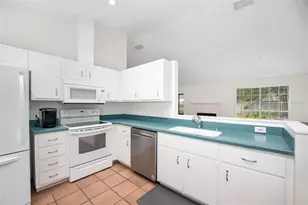 1047 NW 41st Dr, Gainesville, FL 32605 - Photo 8