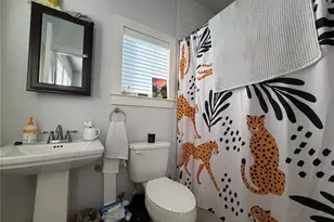 717 NW 10th St, Gainesville, FL 32601 - Photo 8