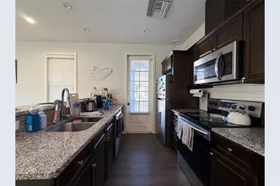 717 NW 10th Street #10, Gainesville, FL 32601 - Photo 4