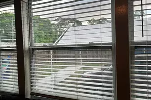 208 NE 18th St, Gainesville, FL 32641 - Photo 6