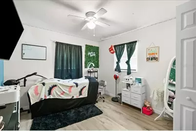 517 E Main Street, Bronson, FL 32621 - Photo 16