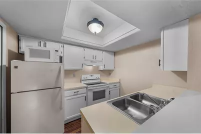 5701 SW 10th Place, Gainesville, FL 32607 - Photo 8