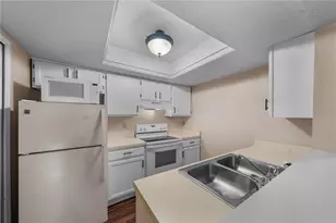 5701 SW 10th Pl, Gainesville, FL 32607 - Photo 8