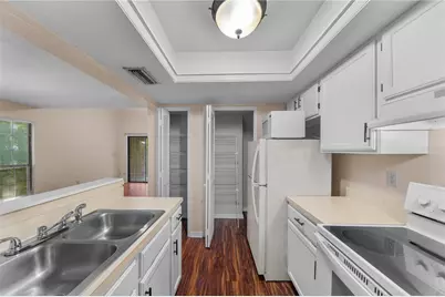 5701 SW 10th Place, Gainesville, FL 32607 - Photo 10